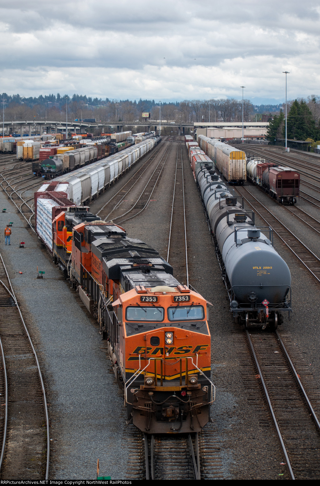 BNSF 7353